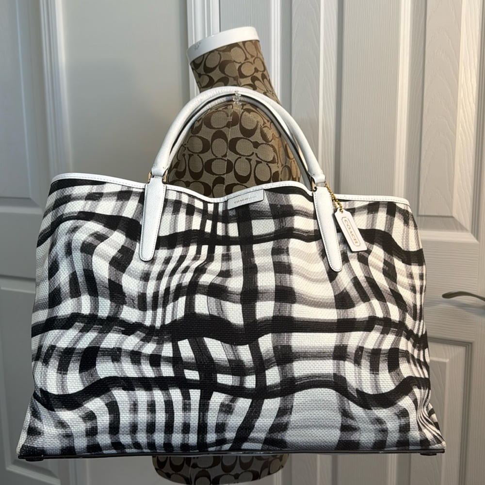 COACH THE LARGE WAVY GINGHAM CANVAS EAST/WEST TOWN TOTE NWOT